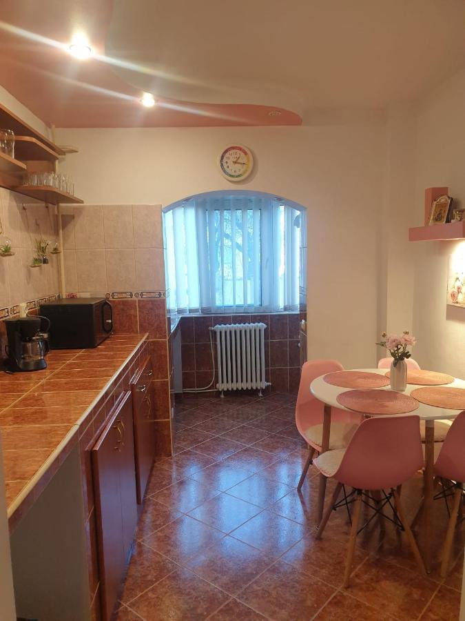 3 Camere Central Iasi Luaran gambar